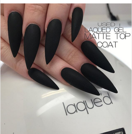 long-black-stiletto-nails-71 Unghii lungi negre stiletto