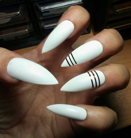 long-white-acrylic-nails-63_19 Unghii lungi acrilice albe