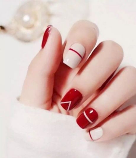 nail-designs-with-red-and-white-86_11 Modele de unghii cu roșu și alb