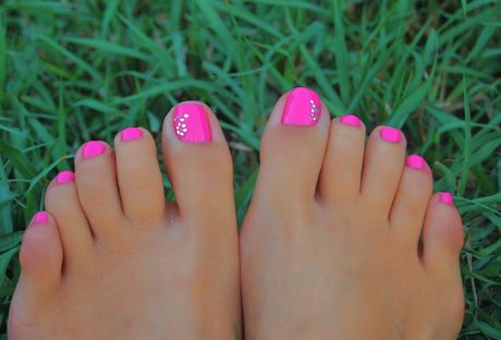 pink-pedicure-designs-41_19 Modele de pedichiură roz