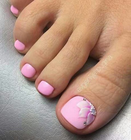 pink-toe-nail-designs-60_18 Modele de unghii roz