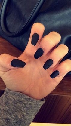 plain-black-acrylic-nails-34_17 Unghii acrilice negre simple