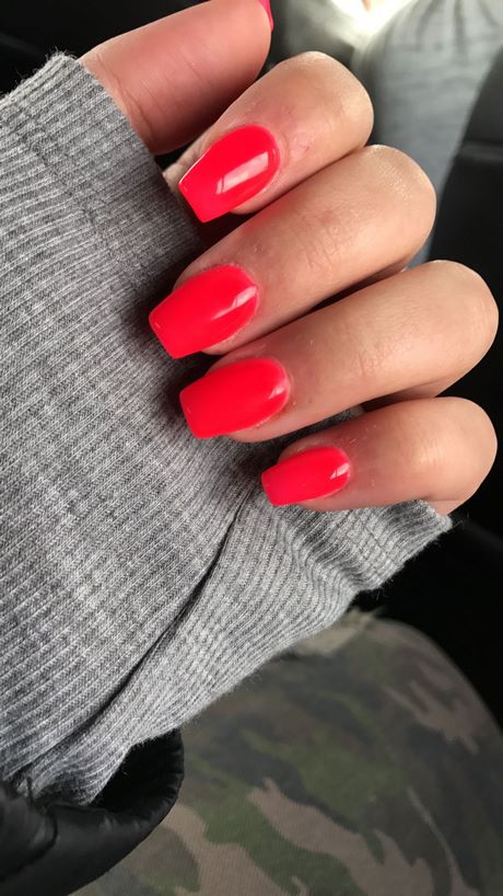red-short-acrylic-nails-80_2 Unghii acrilice scurte roșii