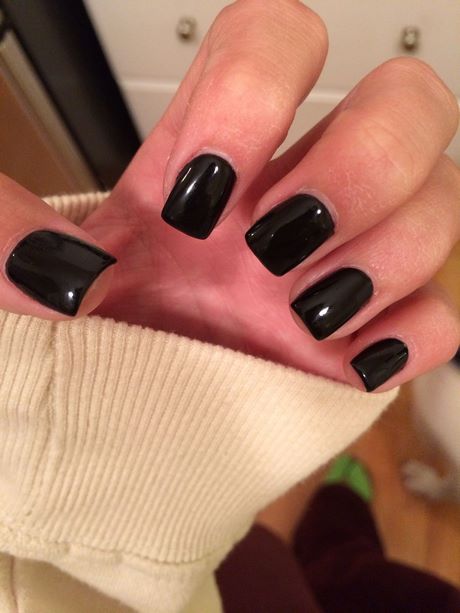 short-black-gel-nails-13 Unghii scurte cu gel negru
