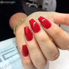 short-red-acrylic-nails-76_16 Unghii scurte acrilice roșii