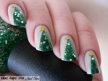simple-christmas-nail-designs-for-short-nails-30_8 Modele simple de unghii de Crăciun pentru unghii scurte