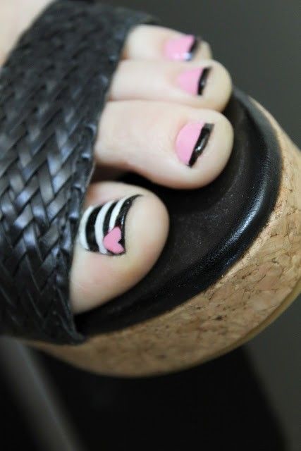 black-and-pink-toe-nail-designs-02_13 Modele de unghii negre și roz