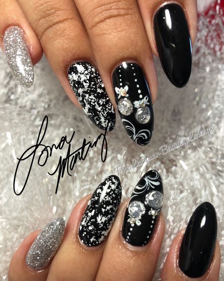 black-holiday-nail-designs-60_14 Modele de unghii negre de vacanță