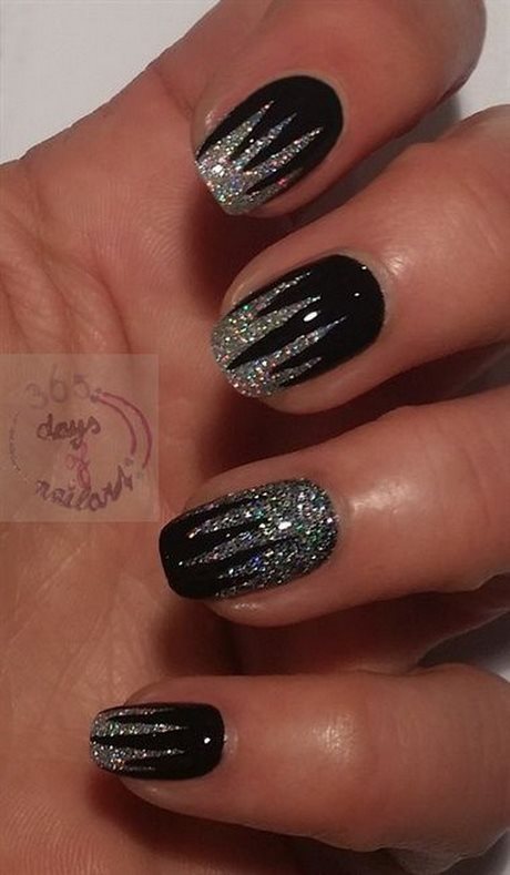 black-sparkly-nail-designs-97_11 Modele de unghii sclipitoare negre