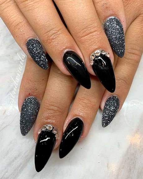 black-sparkly-nail-designs-97_15 Modele de unghii sclipitoare negre