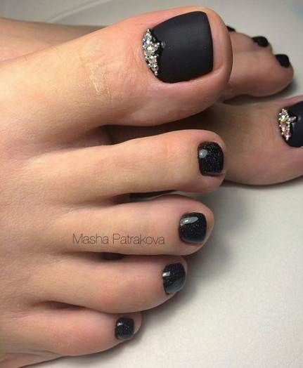 black-toes-with-design-30_17 Degetele de la picioare negre cu design