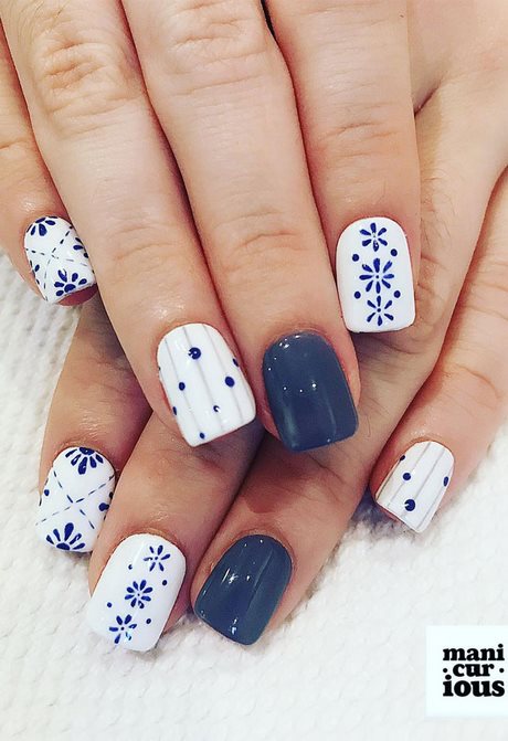 blue-and-white-christmas-nail-designs-94_12 Albastru și alb modele de unghii de Crăciun