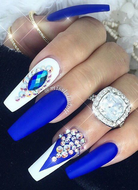 blue-nail-designs-with-rhinestones-75_8 Modele de unghii albastre cu pietre