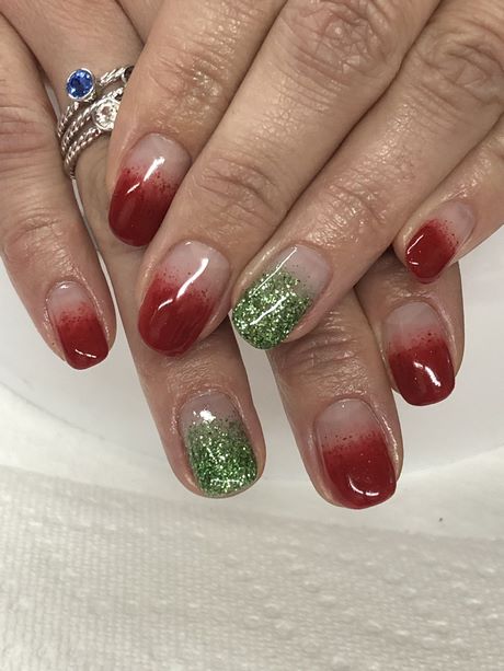 christmas-ombre-nail-designs-47_7 Modele de unghii Ombre de Crăciun