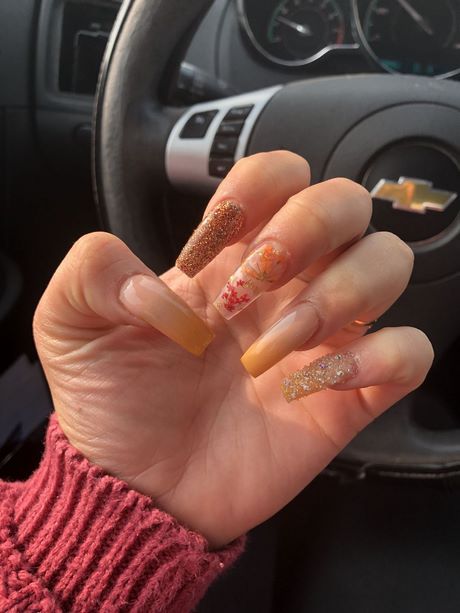 cute-acrylic-nail-designs-for-fall-72_6 Modele drăguțe de unghii acrilice pentru toamnă