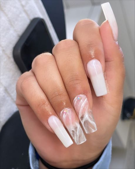 cute-nail-designs-with-white-51_10 Modele drăguțe de unghii cu alb