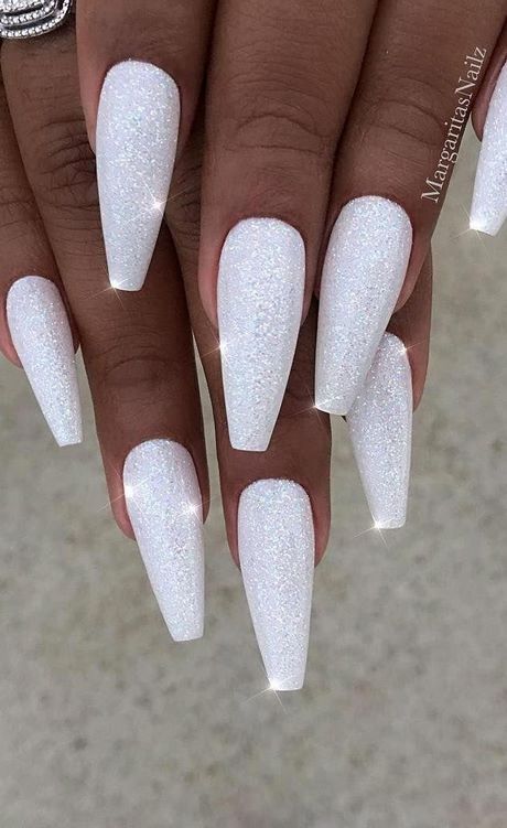 cute-nail-designs-with-white-51_11 Modele drăguțe de unghii cu alb