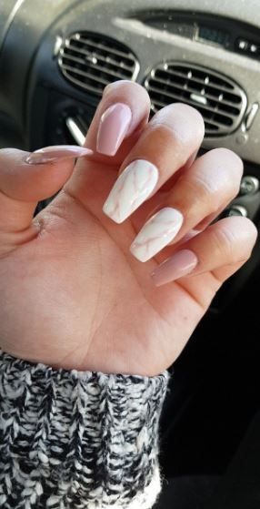 cute-nail-designs-with-white-51_16 Modele drăguțe de unghii cu alb