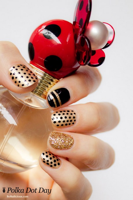 cute-polka-dot-nail-designs-65_18 Drăguț polka dot modele de unghii