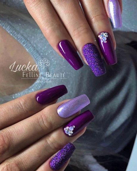 dark-purple-nail-art-designs-51_6 Modele de unghii violet închis