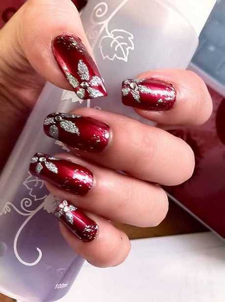 dark-red-nail-polish-designs-22_7 Modele de lac de unghii roșu închis