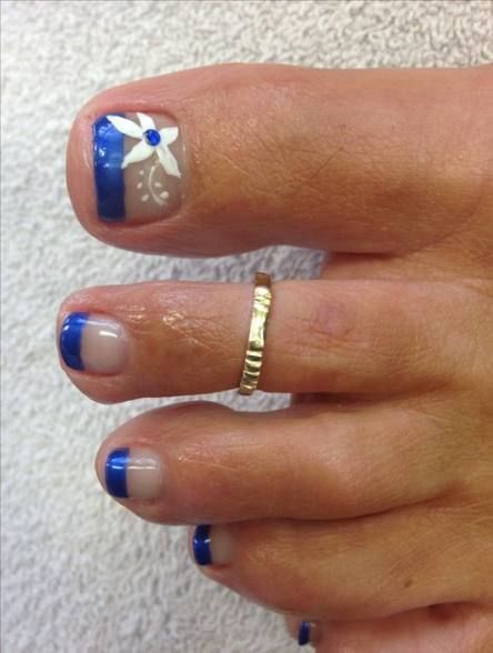 french-manicure-toes-with-design-37_3 Manichiura franceză degetele de la picioare cu design
