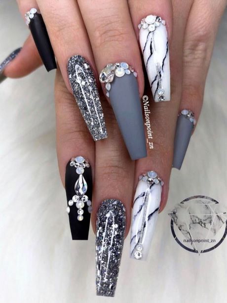 gray-and-silver-nail-designs-40_2 Modele de unghii gri și argint