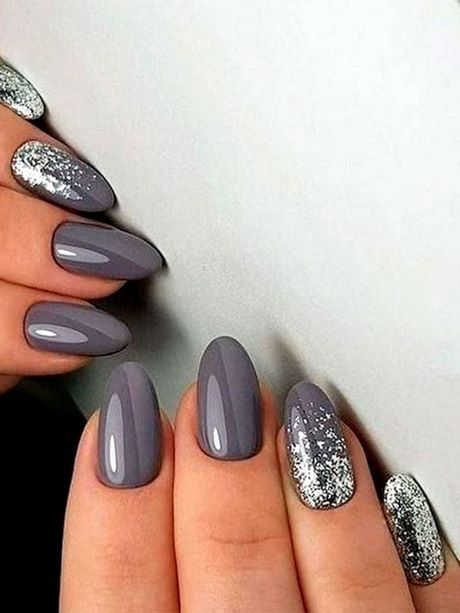 gray-and-silver-nail-designs-40_8 Modele de unghii gri și argint