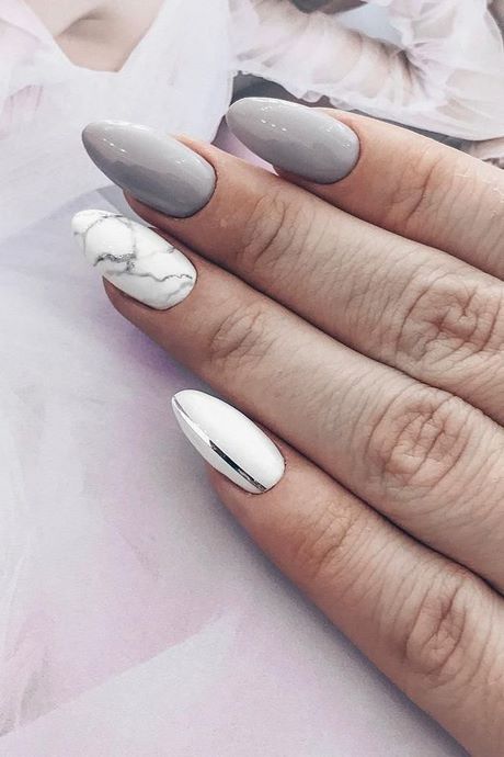 grey-and-white-marble-nails-24 Cuie de marmură gri și albă