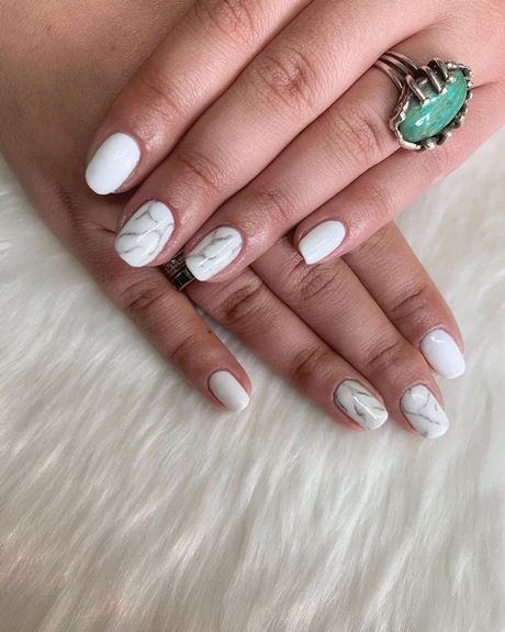 grey-and-white-marble-nails-24_4 Cuie de marmură gri și albă