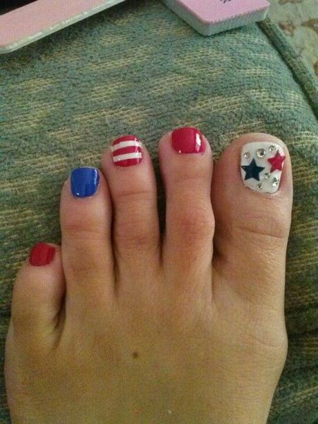 july-4th-pedicure-designs-00_16 4 iulie pedichiură modele