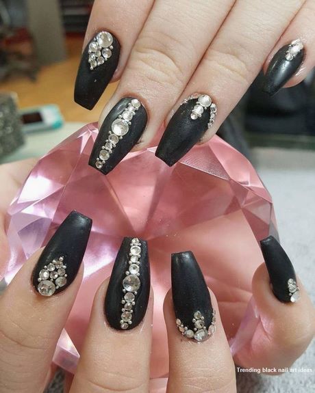 matte-black-nails-with-rhinestones-19_2 Unghii negre mat cu pietre