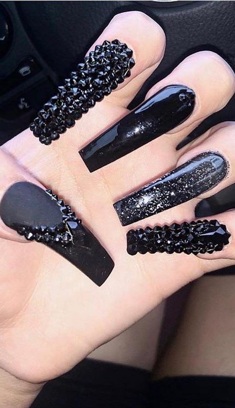matte-black-nails-with-rhinestones-19_8 Unghii negre mat cu pietre