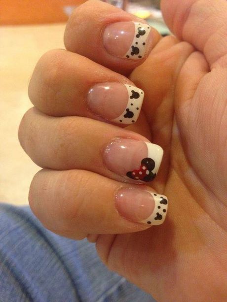 mickey-mouse-nail-ideas-00_15 Mickey mouse idei de unghii