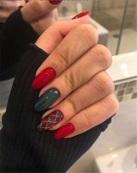 Nail art proiectează imagini de Crăciun