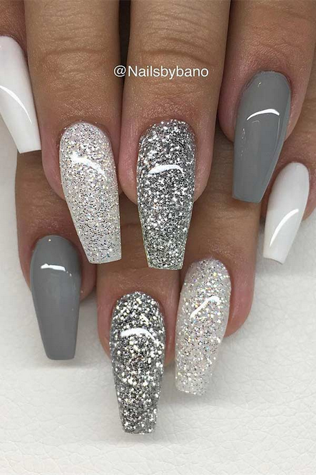 nail-designs-in-grey-93 Modele de unghii în gri