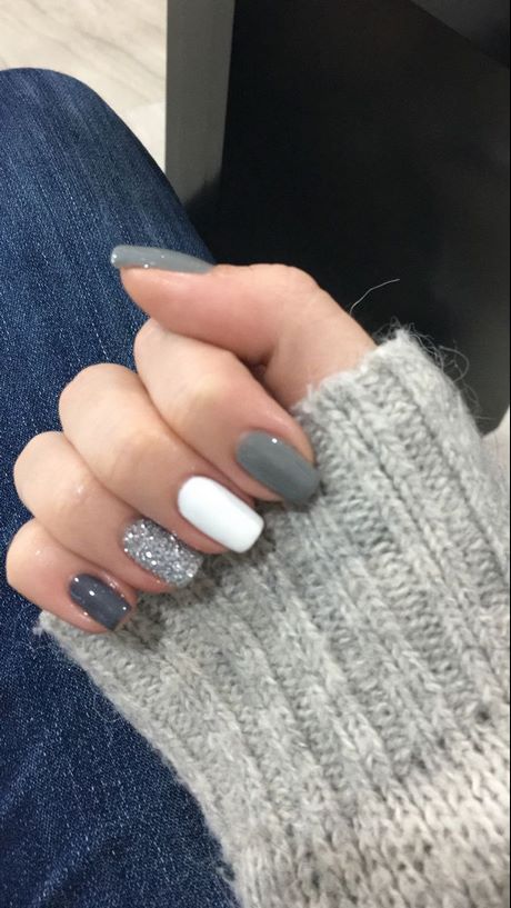 nail-designs-in-grey-93_16 Modele de unghii în gri