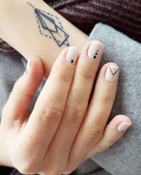 nail-designs-lines-and-dots-88_18 Unghii modele linii și puncte