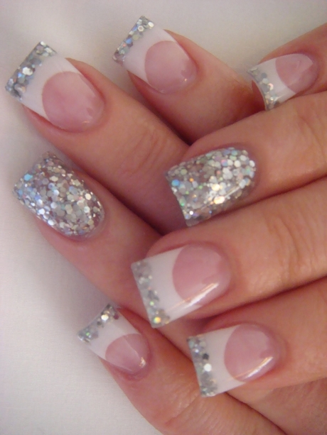 nail-designs-with-glitter-and-diamonds-33_17 Modele de unghii cu sclipici și diamante