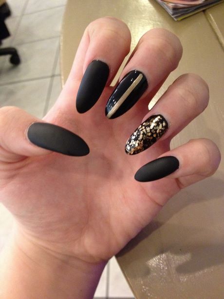 nail-designs-with-matte-black-51_8 Modele de unghii cu negru mat