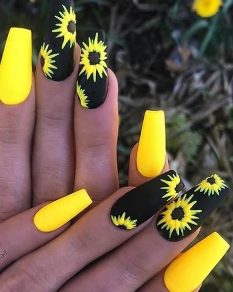 nail-designs-with-sunflowers-78_8 Modele de unghii cu floarea-soarelui