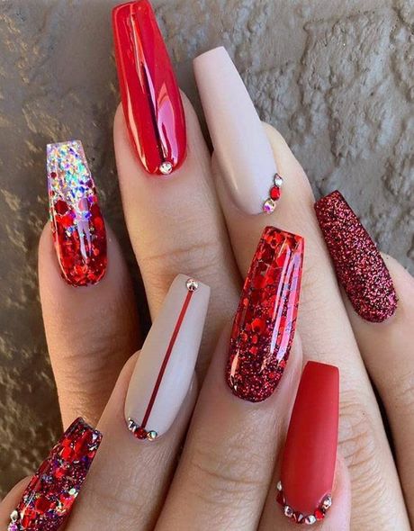 nail-designs-with-the-color-red-93_8 Modele de unghii cu culoarea roșie