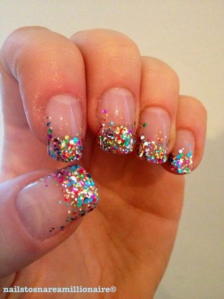 nails-with-glitter-tips-52_12 Cuie cu sfaturi sclipici