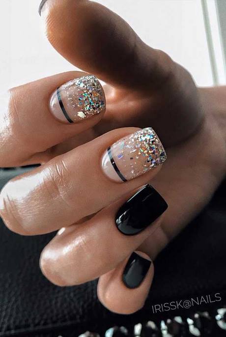 nails-with-glitter-tips-52_18 Cuie cu sfaturi sclipici