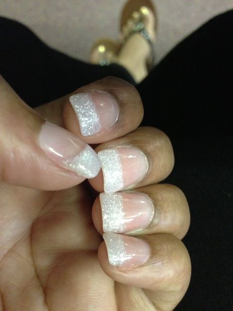 nails-with-glitter-tips-52_2 Cuie cu sfaturi sclipici