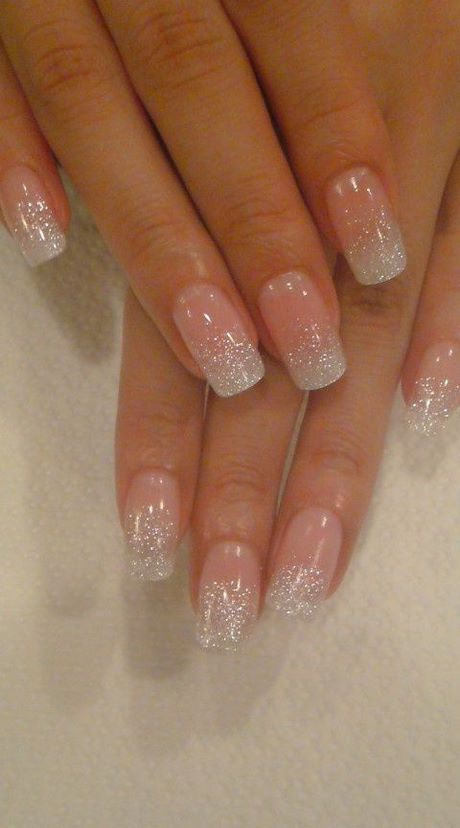 nails-with-glitter-tips-52_8 Cuie cu sfaturi sclipici