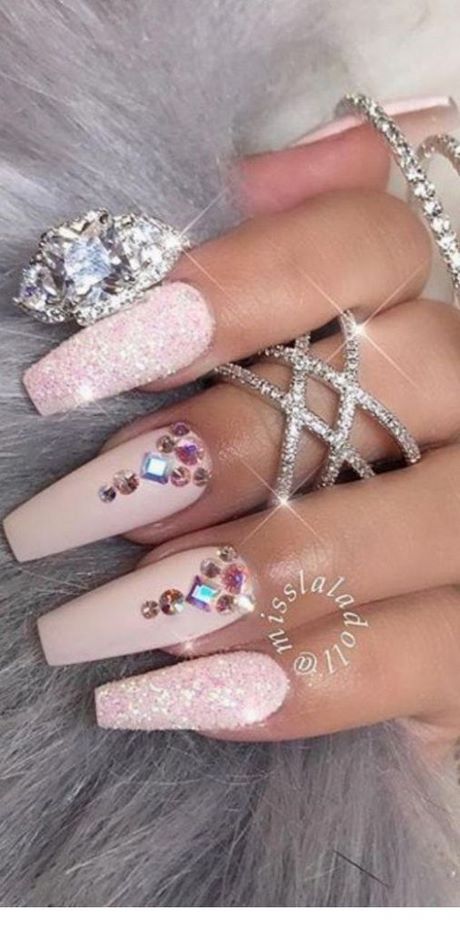 nails-with-stones-designs-91_9 Cuie cu modele de pietre