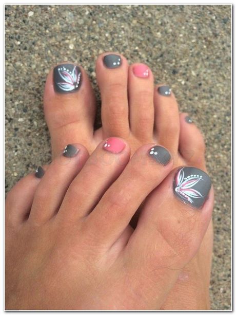 natural-toe-nail-designs-75_6 Modele naturale de unghii de la picioare