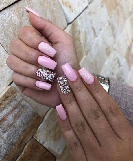 pink-nail-designs-with-rhinestones-88_10 Modele de unghii roz cu pietre
