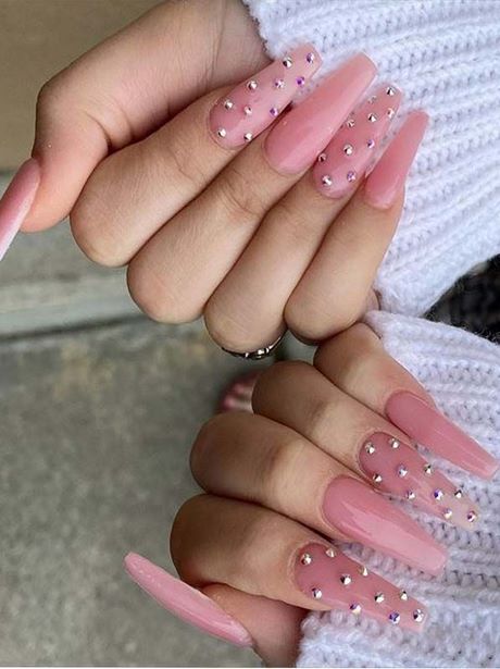 pink-nail-designs-with-rhinestones-88_12 Modele de unghii roz cu pietre